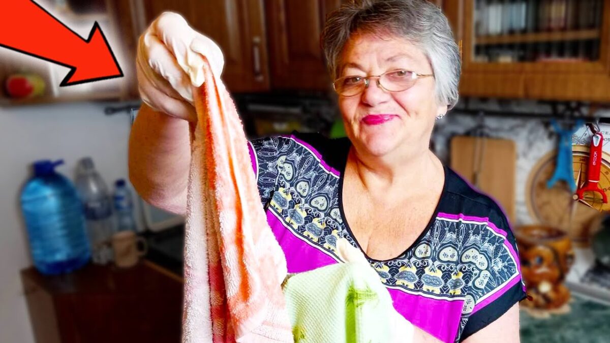 Così la nonna lava le strofinacci della cucina. Lo sporco e gli odori sgradevoli scompariranno in pochissimo tempo.