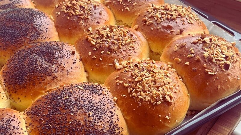 Nie potrzebujesz piekarnika: jak upiec najbardziej puszyste bułeczki pełnoziarniste — to bardzo proste i ekonomiczne.