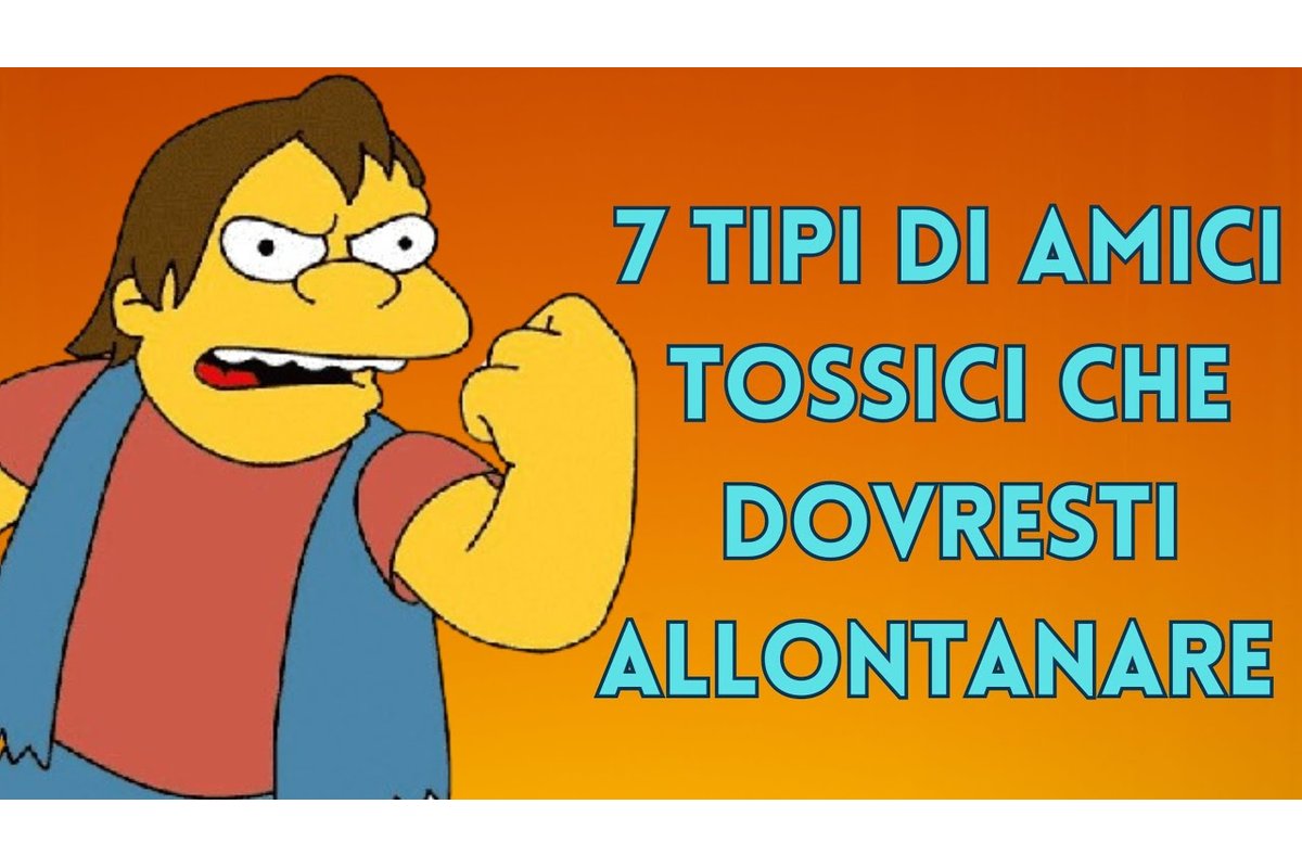 Due amici discutono animatamente in un parco cittadino.