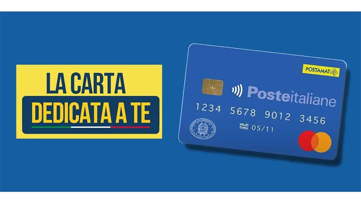 Famiglia preoccupata seduta al tavolo con documenti e calcolatrice.