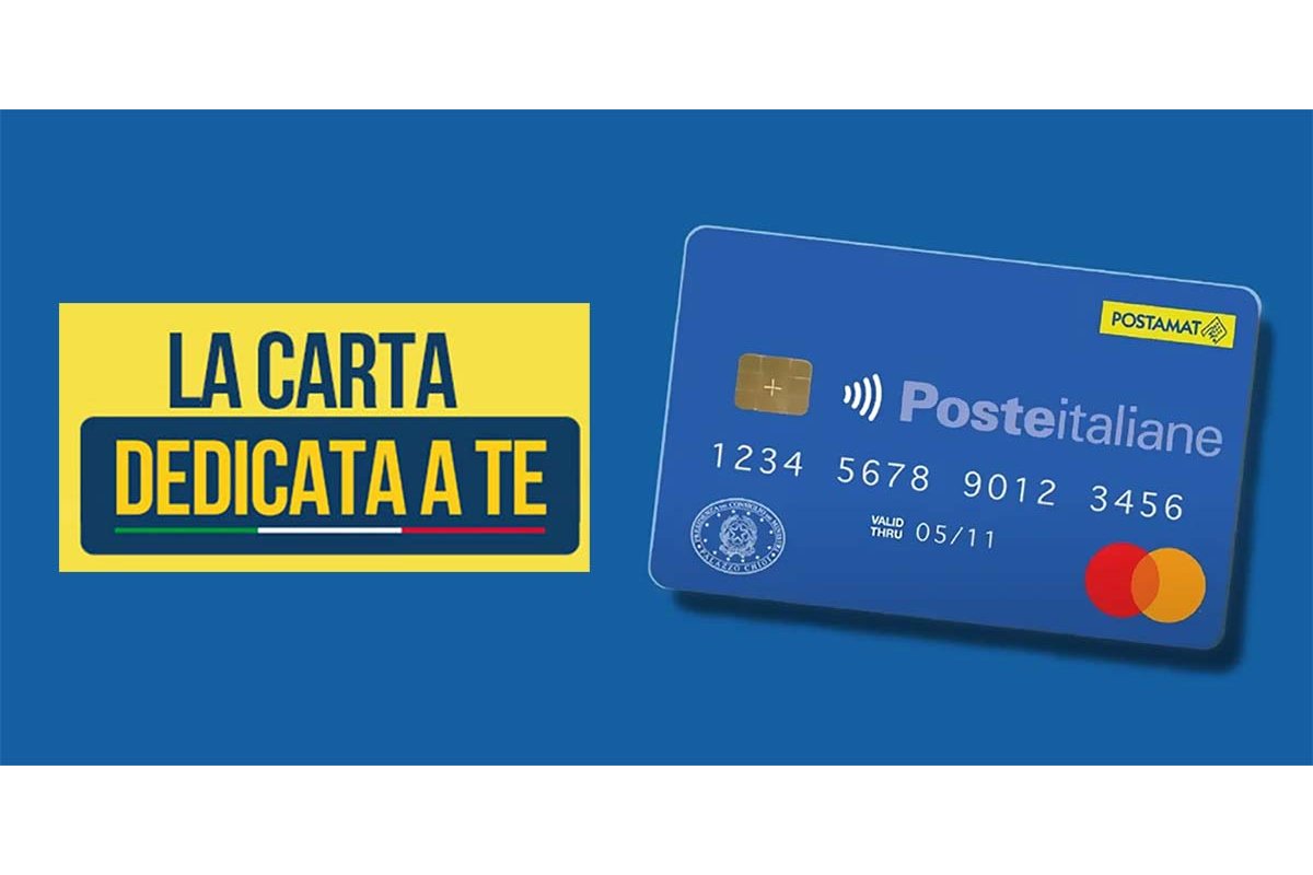 Famiglia preoccupata seduta al tavolo con documenti e calcolatrice.