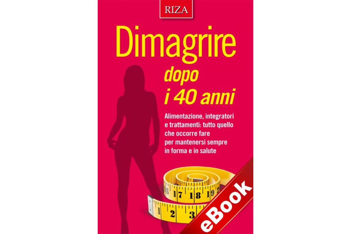 Donna riflessiva seduta su una panchina in un parco autunnale.