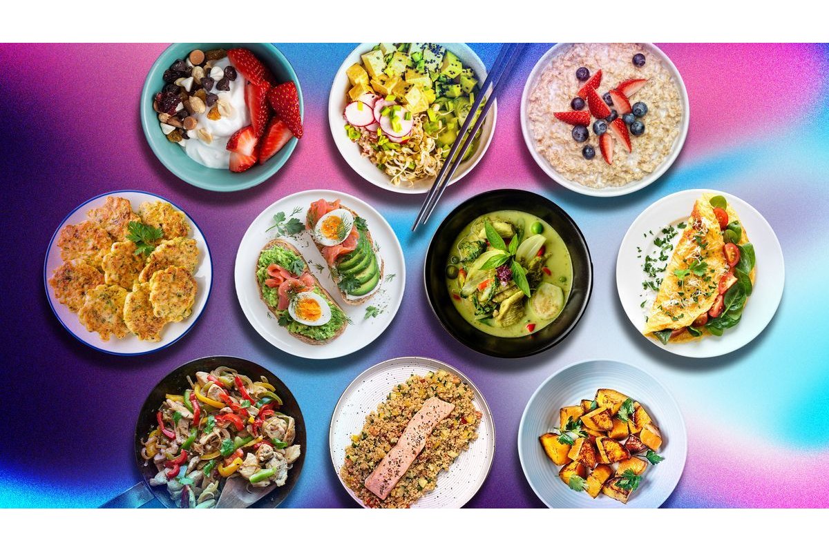 Piatto sano con pollo grigliato, verdure e quinoa colorata.